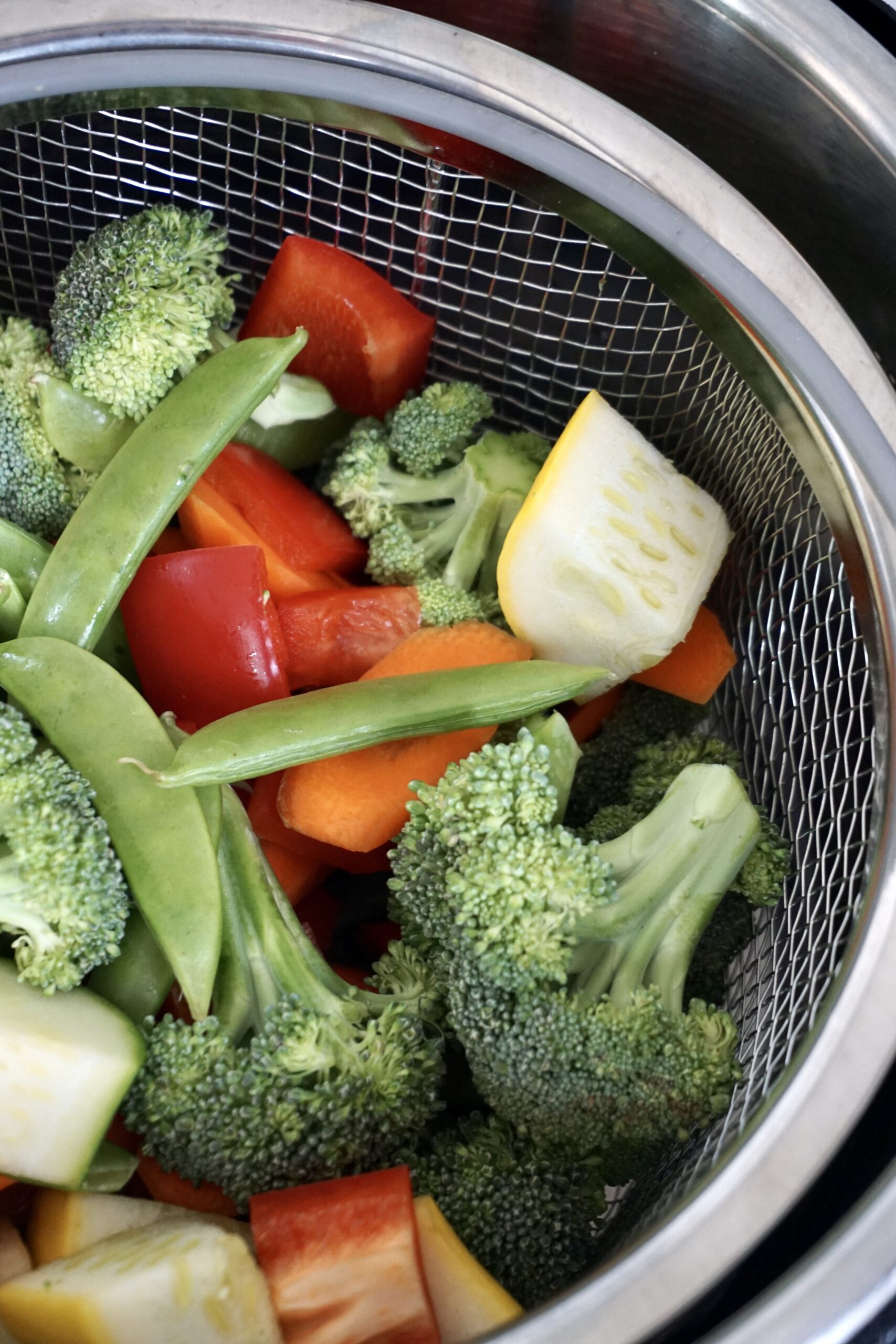 Steaming vegetables in an instant online pot